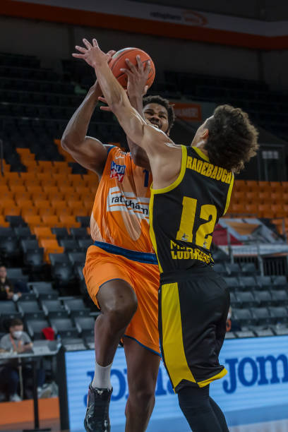 并为球队在 并为球队在