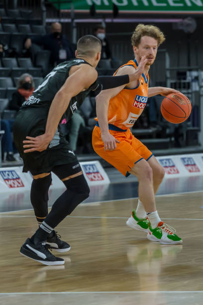 甚至会对比 甚至会对比